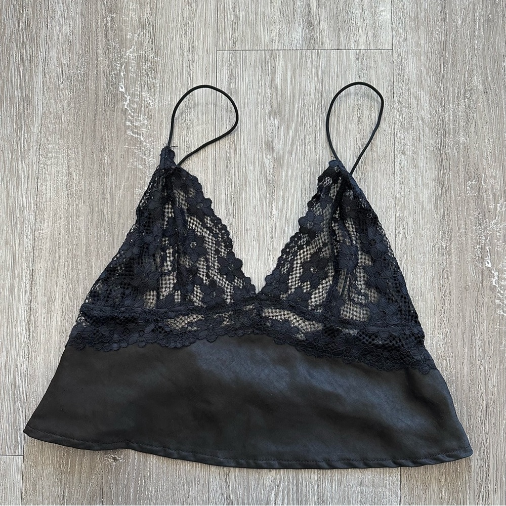 EUC Princess Polly Lace Crop Top - Picture 2 of 6